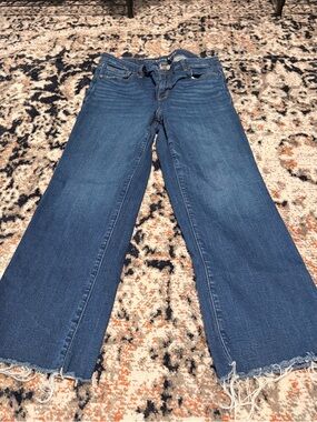 Women's Blue Wide-Leg Frayed Hem Cropped Jeans